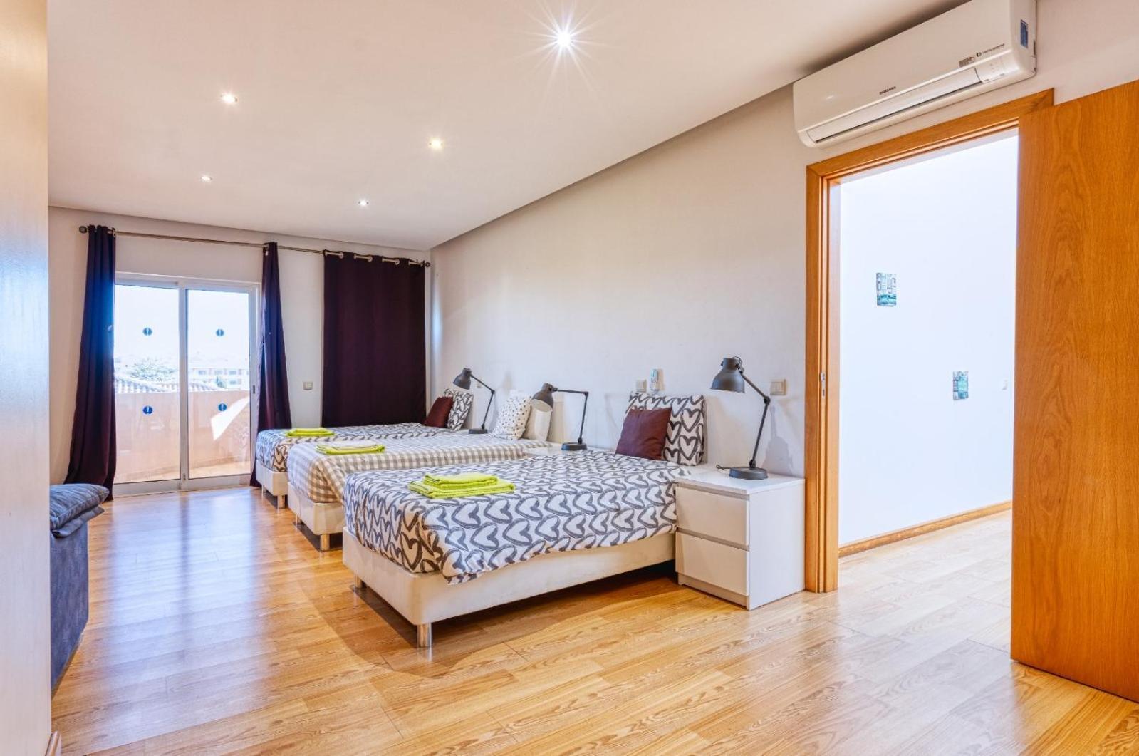 Full Private 300Sqm Villa Jacuzzi Heated Pool Ideal & Quiet Location Albufeira Dış mekan fotoğraf