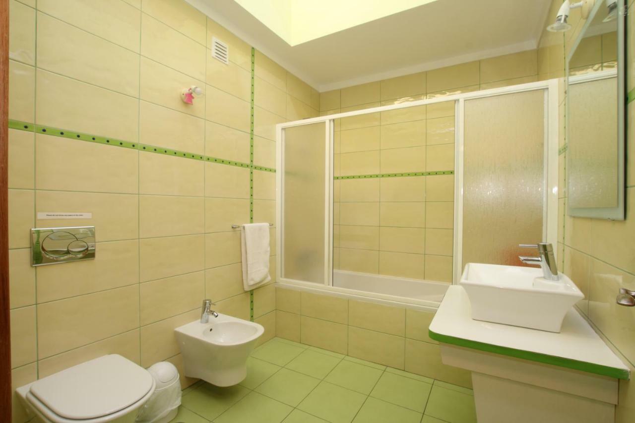 Full Private 300Sqm Villa Jacuzzi Heated Pool Ideal & Quiet Location Albufeira Dış mekan fotoğraf